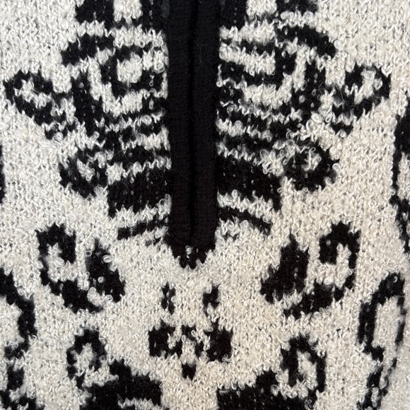North style Black  & Cream Patterned Half-Zip Women's Sweater - Picture 3 of 4